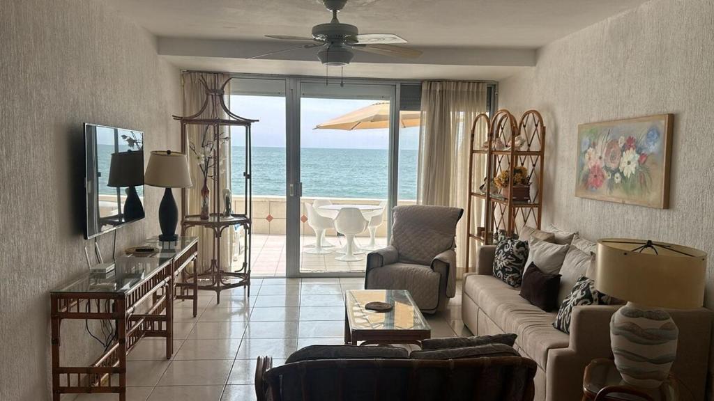 Exclusive Oceanfront Apartment on the Beach - 5
