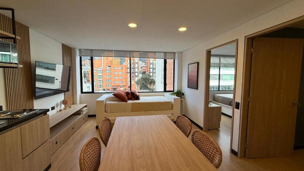 Great space in perfect area! Walk everywhere! - 2