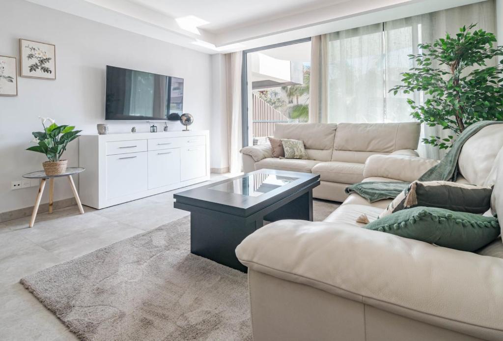 Room City Estepona Infinity 3BR & parking 2P - 5