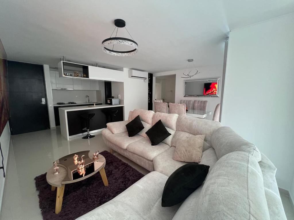 Apartamento lujoso y acogedor frente al centro comercial cacique BGA - 3
