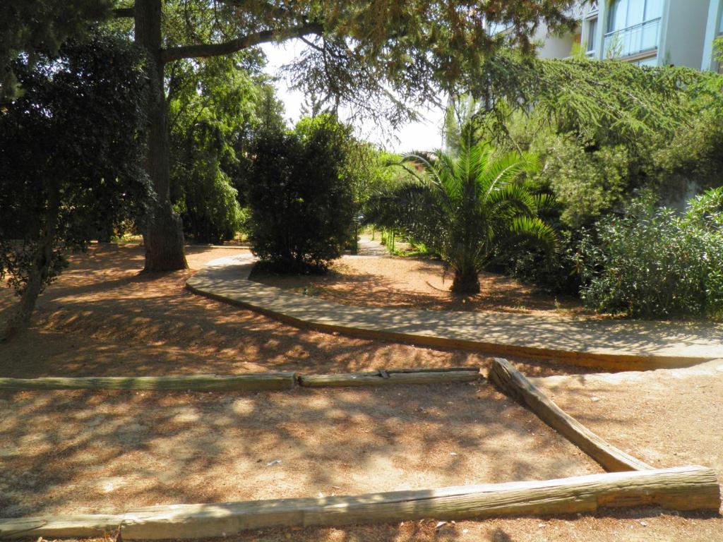 Studio Cabine avec Piscine, Parking Privé et Wifi - Proche Plage et Commerces à Sète - FR-1-338-574 - 2