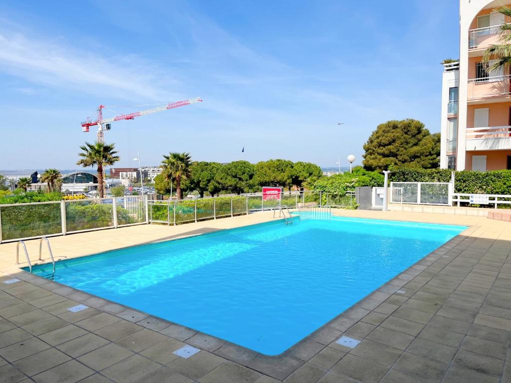 Studio Cabine avec Piscine, Parking Privé et Wifi - Proche Plage et Commerces à Sète - FR-1-338-574 - 4