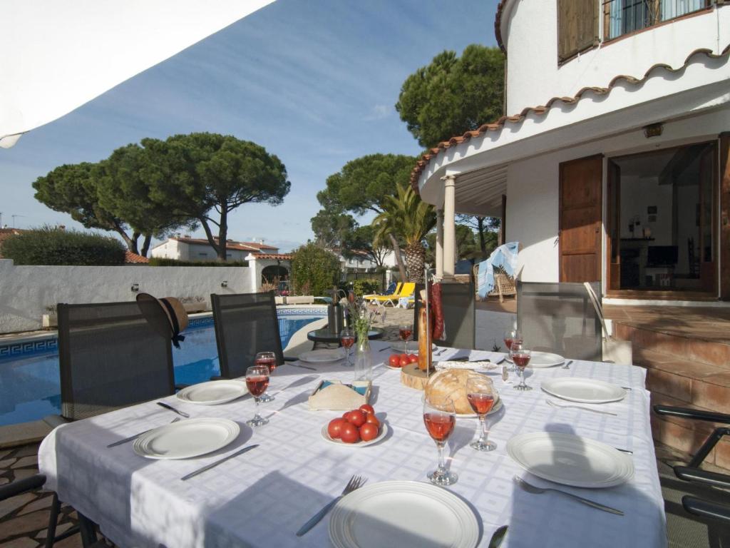 Villa Divina con gran piscina privada en L'Escala - HISP-7-92 - 2
