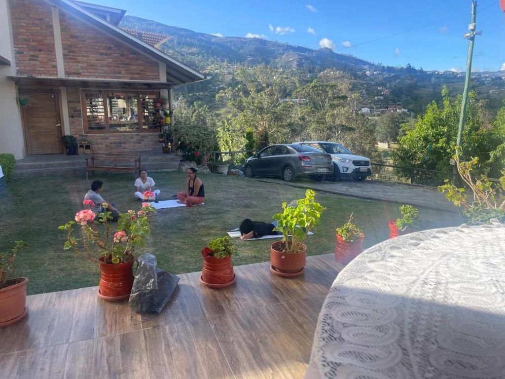 Hermosa Casa con piscina para grupo de 12 personas en Gualaceo - 3