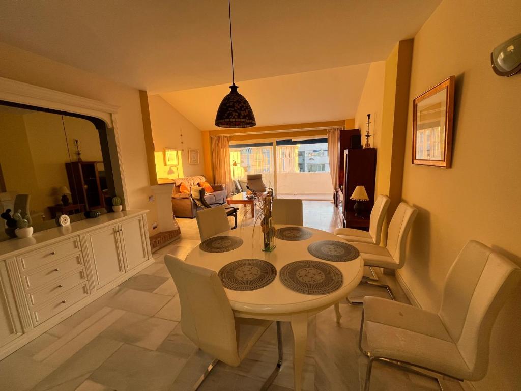 HomelyStay-Benalmadena, Puerto Marina - 3