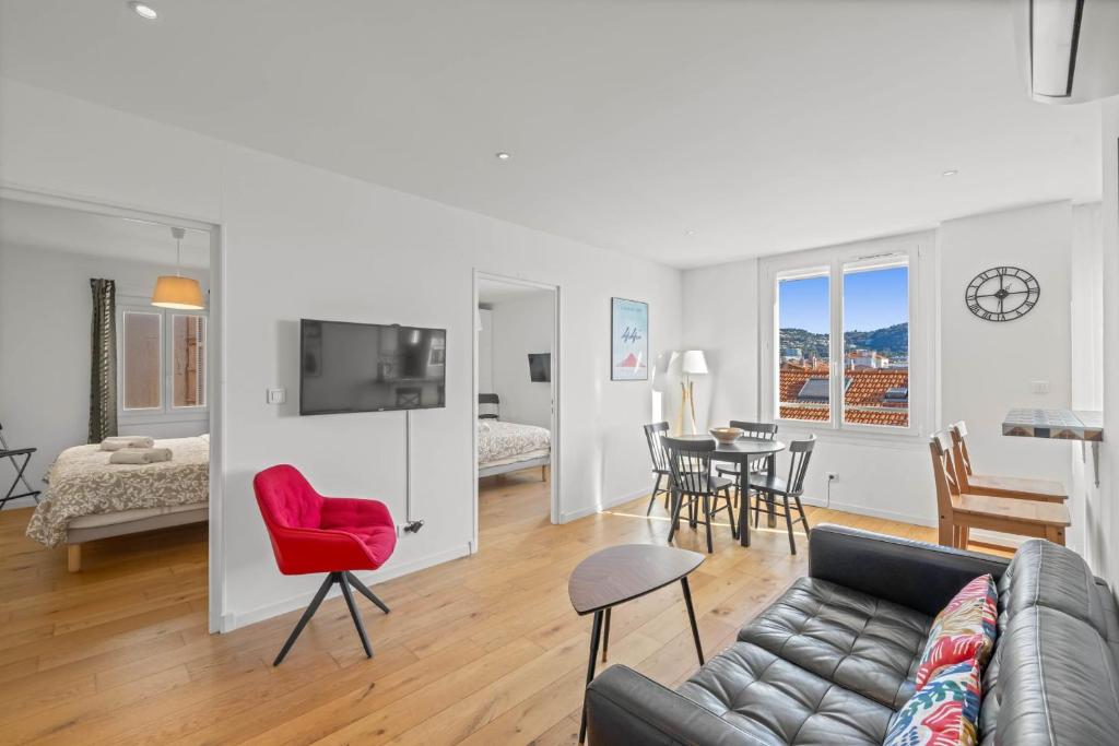 REF 2049 - 3 room apartment Top floor Sea view for rent - 1