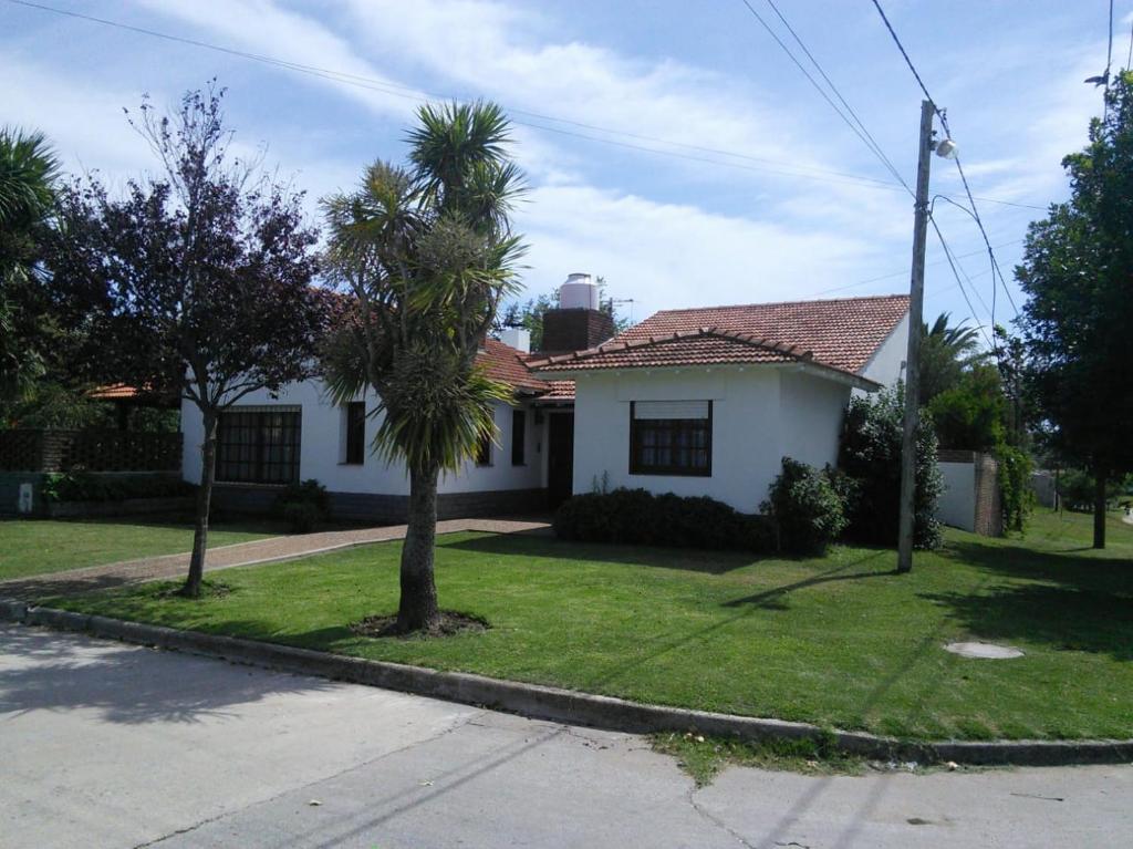 Chalet con pileta - 2
