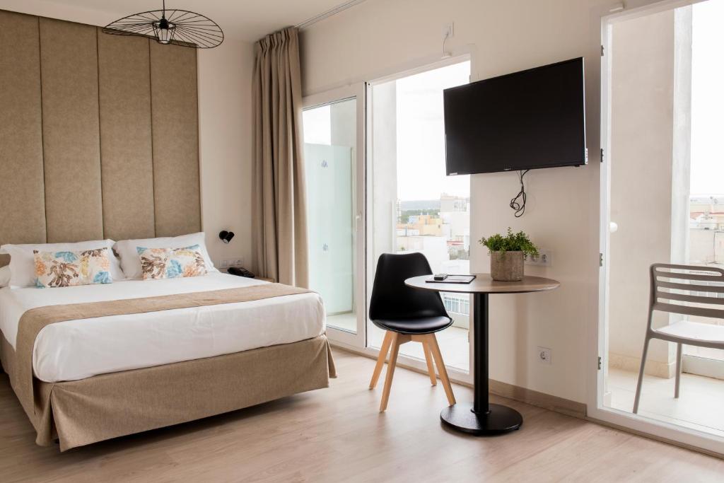 Hotel Las Arenas — Hotel rooms in Playa de Palma, Balearic Islands