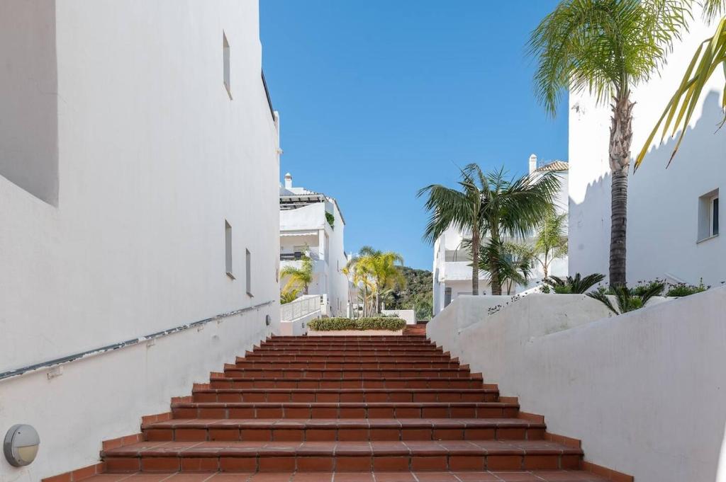 Valle Romano Terrace with Golf and Mediterranean View - 2