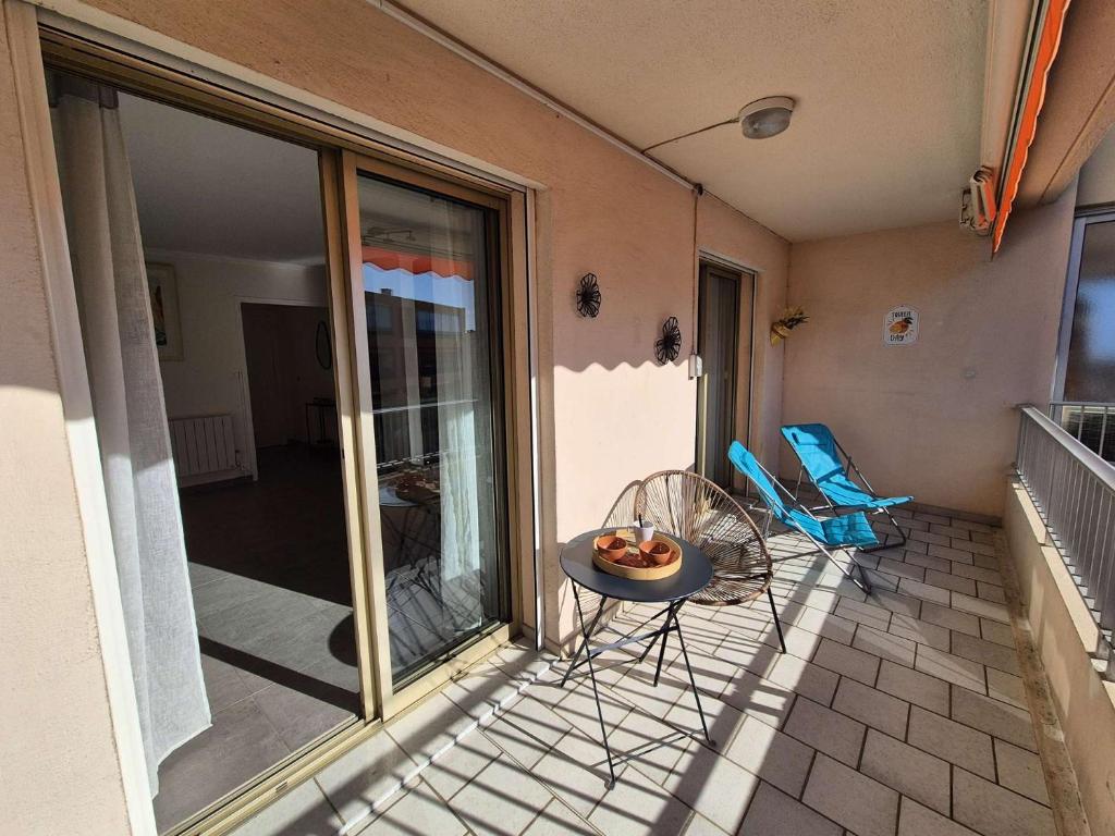 Sanary, 3 couchages, climatisation, tout à pied - 1