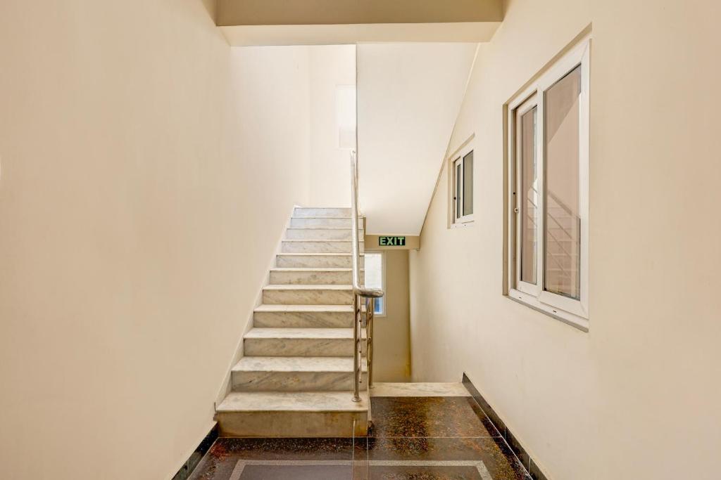 フロント・ロビー