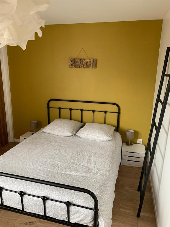 Appartement moutarde Place Turenne - 3