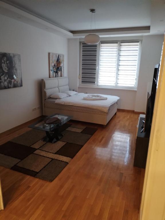De Luxe Republic Square Apartment of 100sqm - 5