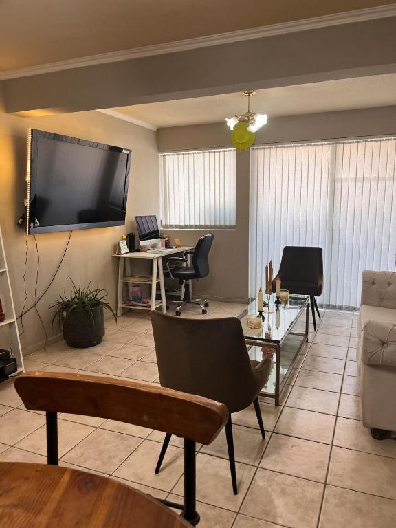 Departamento céntrico amplio 2D Balcón Estacionamiento - 1