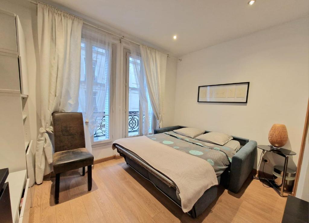 A deux pas de l'Arc de Triomphe Studio tout équipé - 1