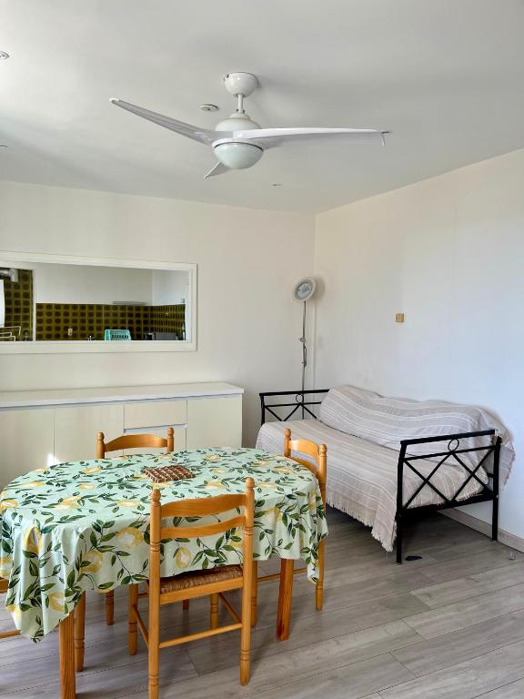 Magnifique appartement 2p dans une villa avec vue mer, terrasse & parking privé - 3