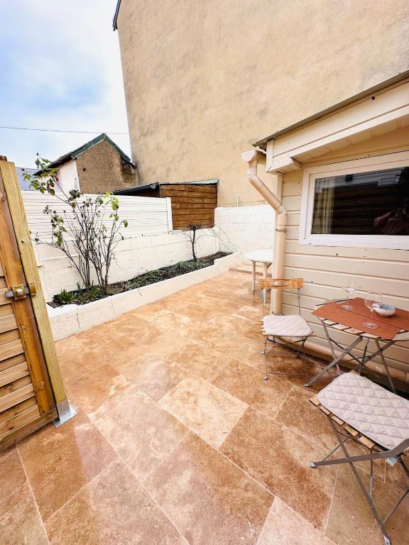 Maison entière avec 3 logements indépendants & Cours exterieur - 4