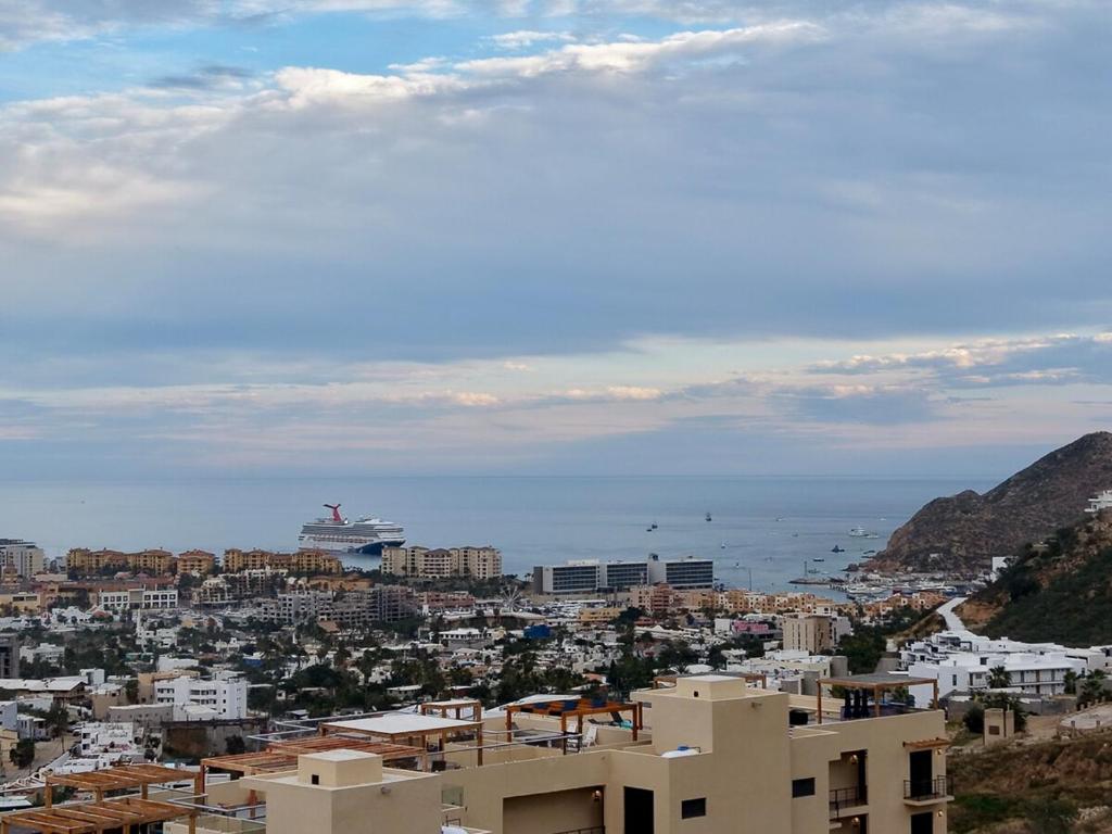 Luxury Penthouse w Rooftop Jacuzzi in Cabo - 3
