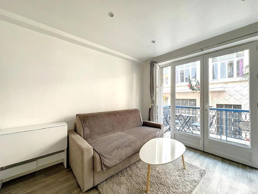 Superbe appartement avec terrasse centre-ville et plage à 5 min - 1