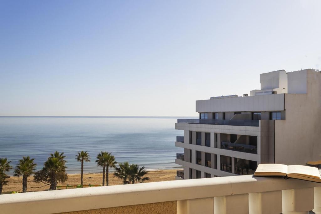 Penthouse Pink seafront - 4