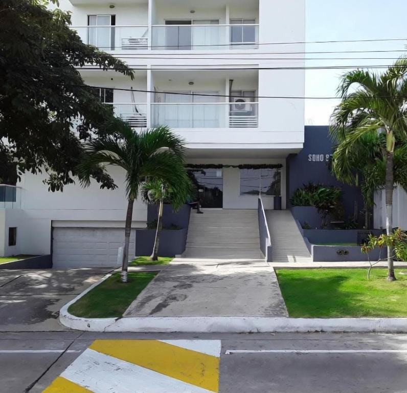 close to the Iberoamerica clinic and Viva shopping center - 2