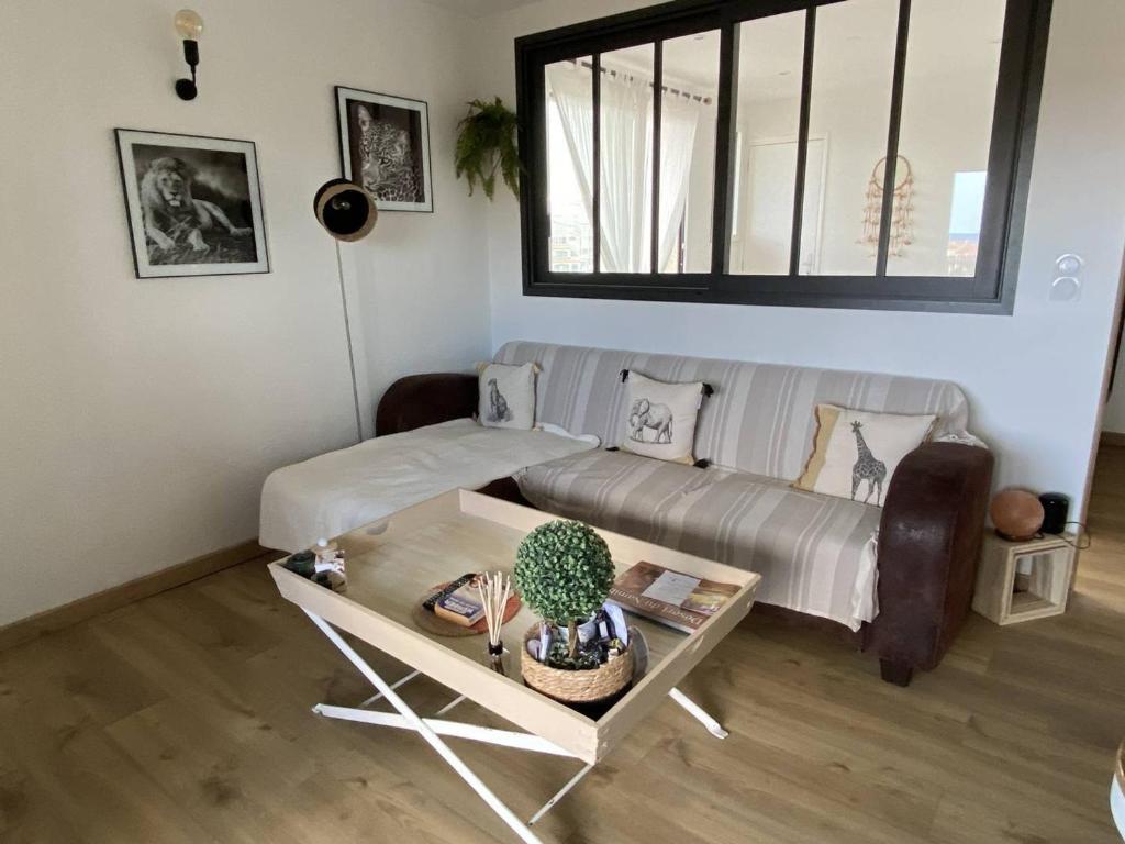 Appartement rénové à Nouméa, port de plaisance, parking - FR-1-696-109 - 2