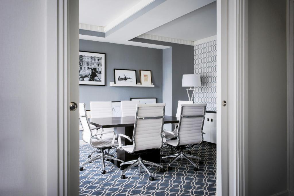 โรงแรมโซฟิเทล วอชิงตันดีซี ลาฟาแยตสแควร์ (Sofitel Washington DC Lafayette Square Hotel)
