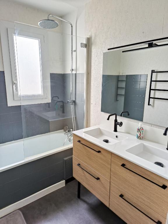 Grand Logement proche centre Parking gratuit - 2