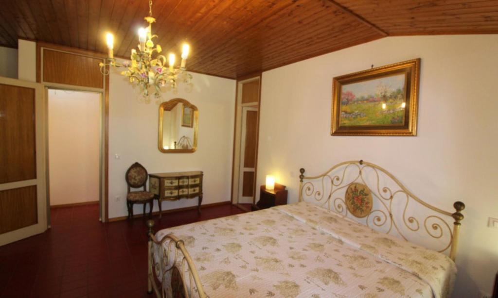 Spacious villa with garden by the sea - 4