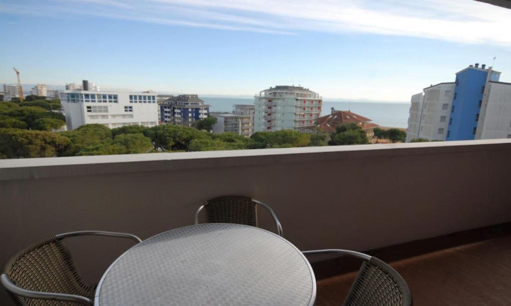 Top floor apartment with sea view - 2
