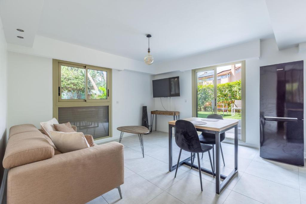 Cagnes sur mer, 1 bedroom with Garden-Air conditioning-Wifi - 3