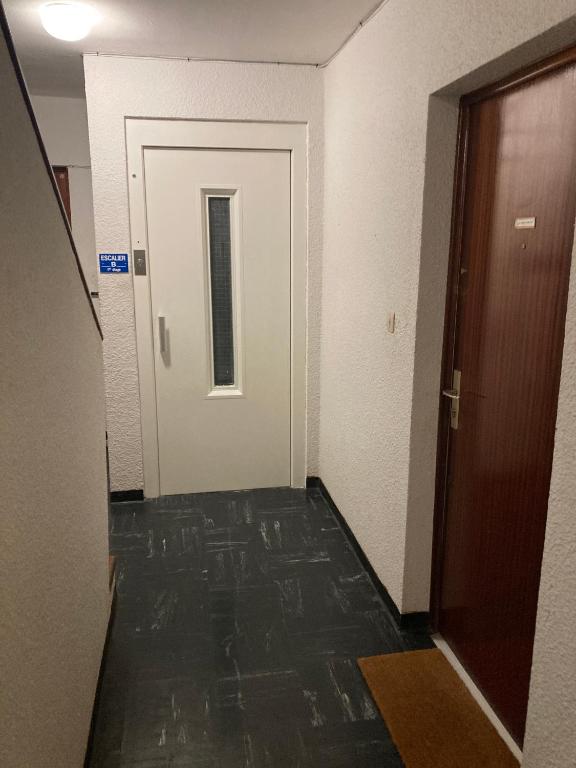 Grand T2 climatisé avec parking à 7 min des Thermes Vue château - 3