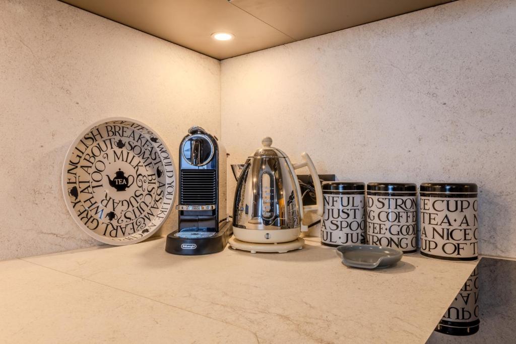 Ski Peak - Saskia Lodges 302 - Sensational NEW apartment - 3 bedroom, 3 bathroom - 4