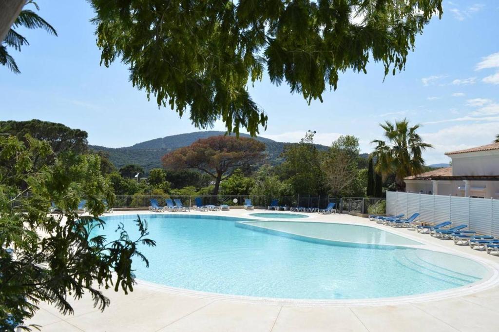 SM320-164 SAINTE MAXIME Appartement 3 pièces 6 couchages parking et piscine - 2