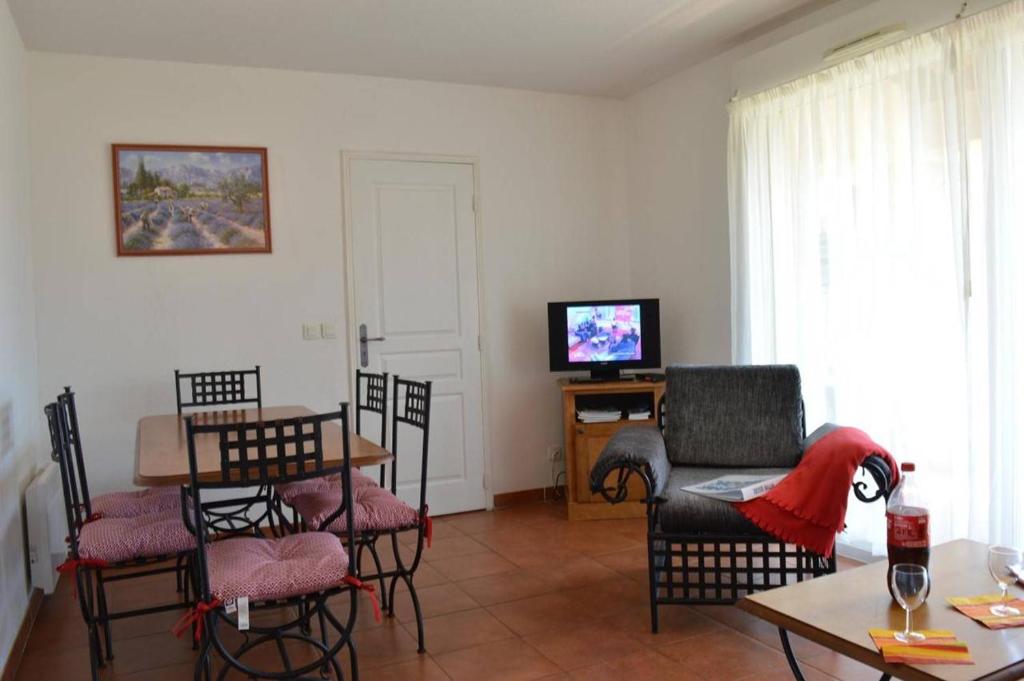 SM320-164 SAINTE MAXIME Appartement 3 pièces 6 couchages parking et piscine - 4