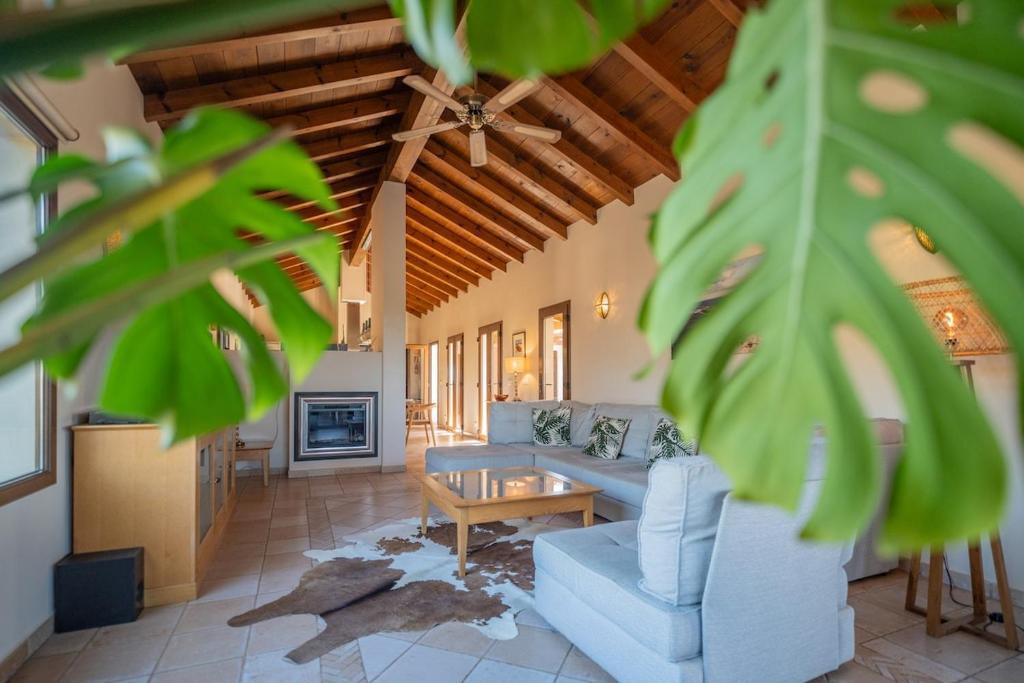 Villa Pangur-Ban by Aura Collection - 1