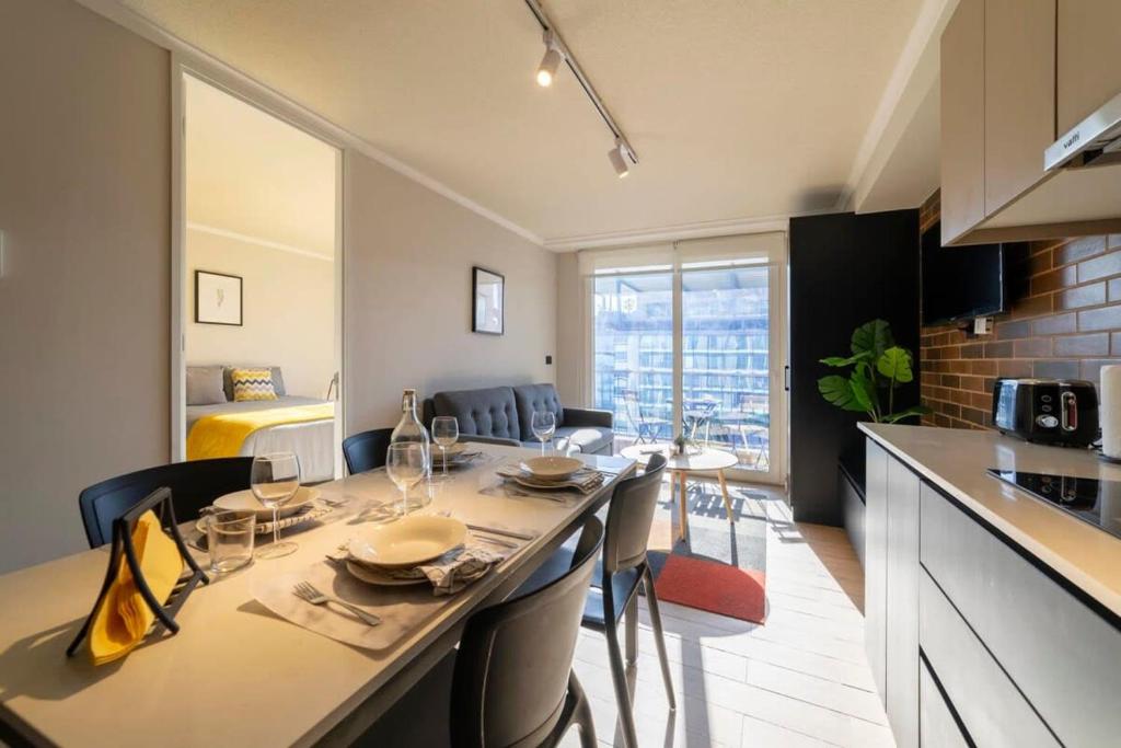 1BR Retreat Providencia Modern Pool and Gym - 5