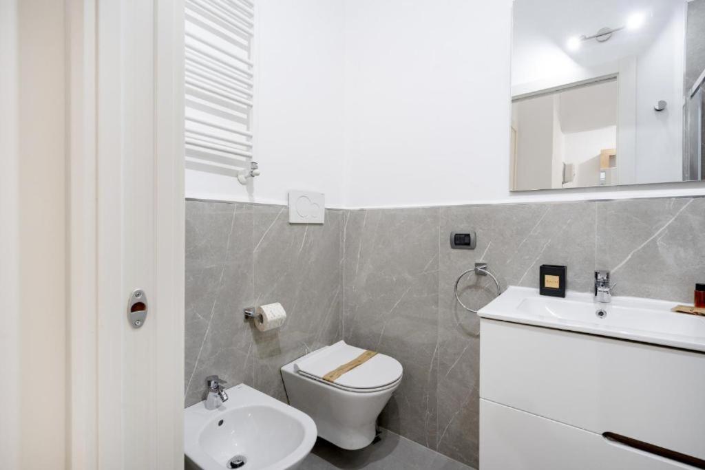AuGuStea - Modern Central Suites - 5