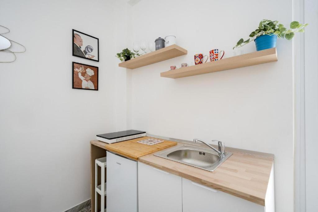 AuGuStea - Modern Central Suites - 2