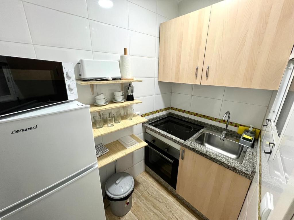 Acogedor Apartamento En Rosaleda Centro - 4
