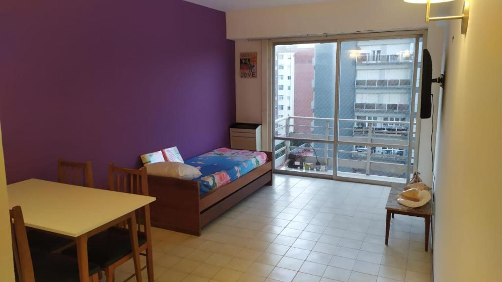 Check and Home - Balcarce II - 4 Huéspedes Zona La perla con Balcon - 2