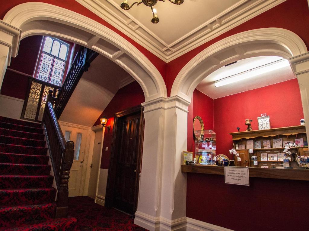 Elim Bank Guest House フロント・ロビー