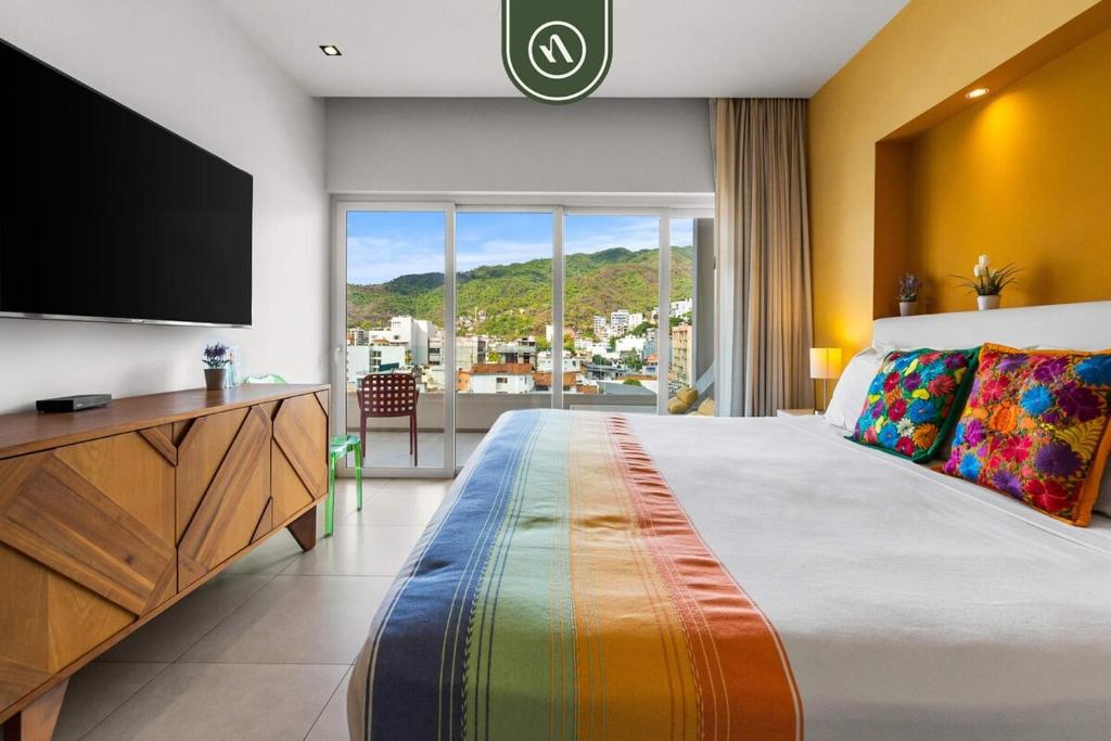 Amazing 2 BR Condo in Romantic Zone - Rooftop Pool - 4
