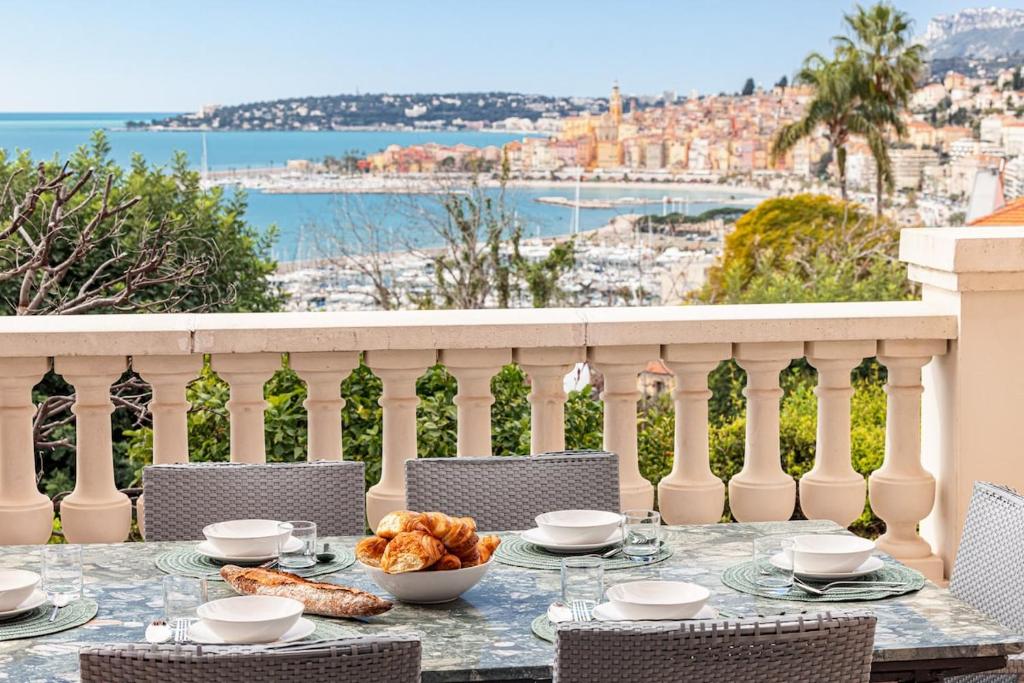 CRM - Sublime villa with stunning sea views - 1