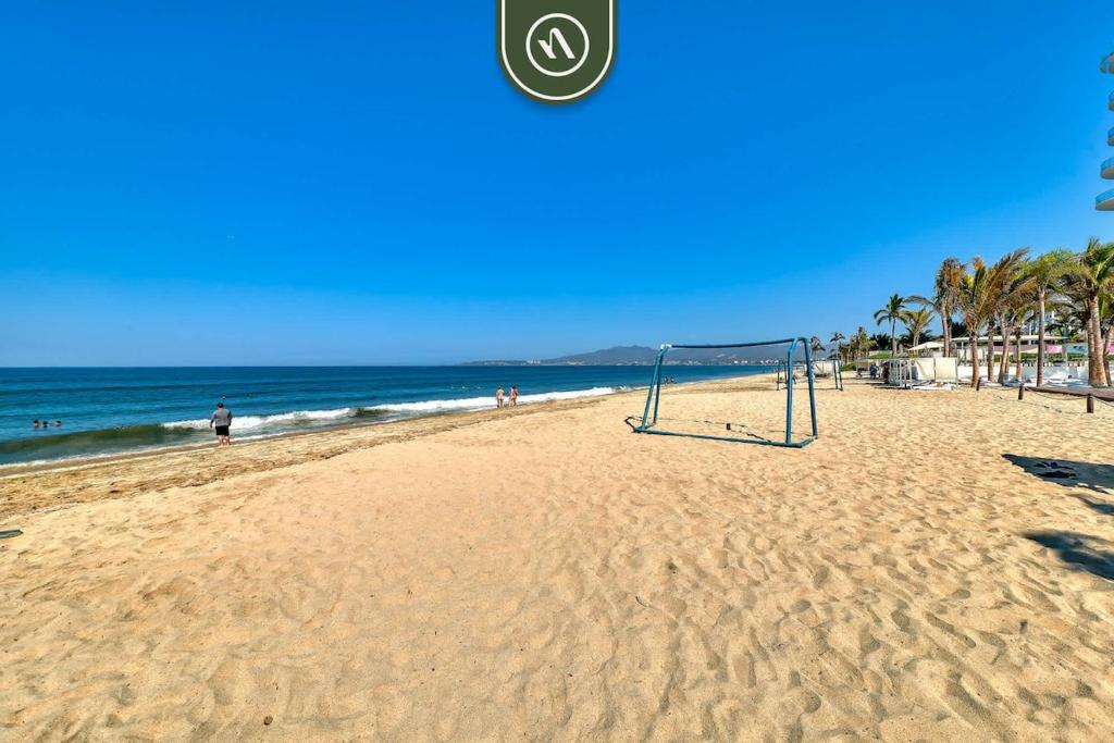 Beachfront 2BR Condo with Pool and Beachclub - 3