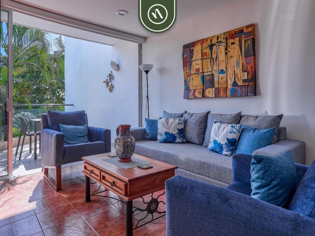 Beachfront 2BR Condo with Pool and Beachclub - 4