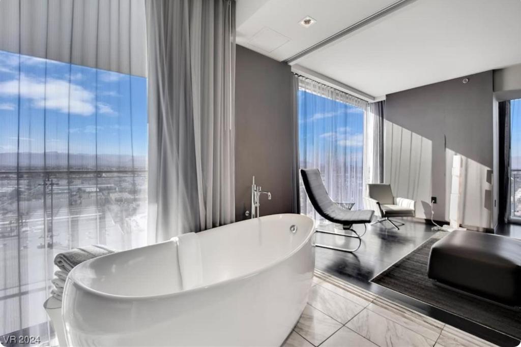 Palms Place