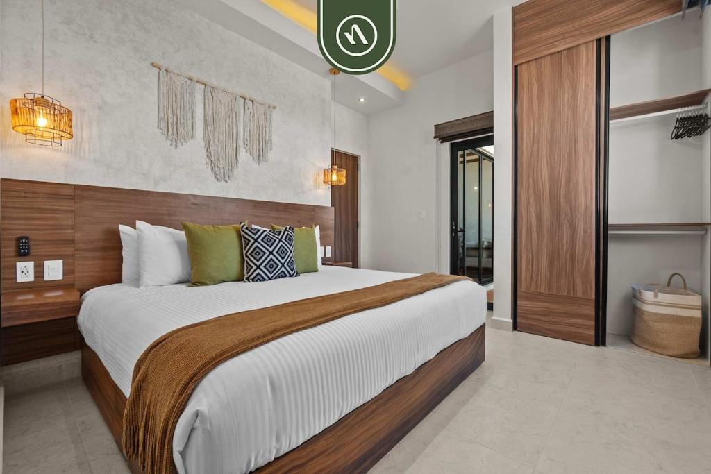 Luxury 2 BR - Downtown - Pool - Sunset in Terrace - 4