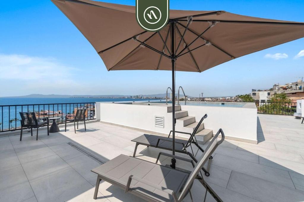 Luxury 2 BR - Downtown - Pool - Sunset in Terrace - 5