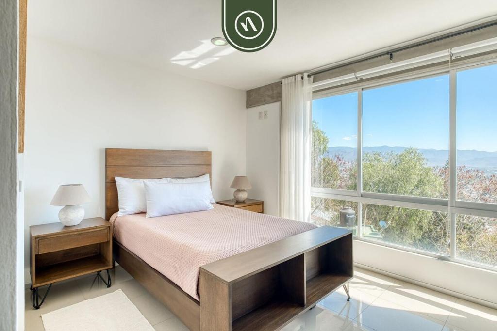 3 BR Condo - Panoramic Views - 5 Min to Downtown - 3